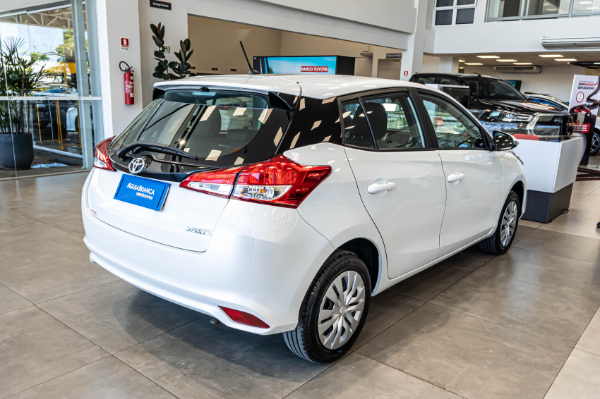 Toyota YARIS 1.5 16V FLEX XL MULTIDRIVE 10