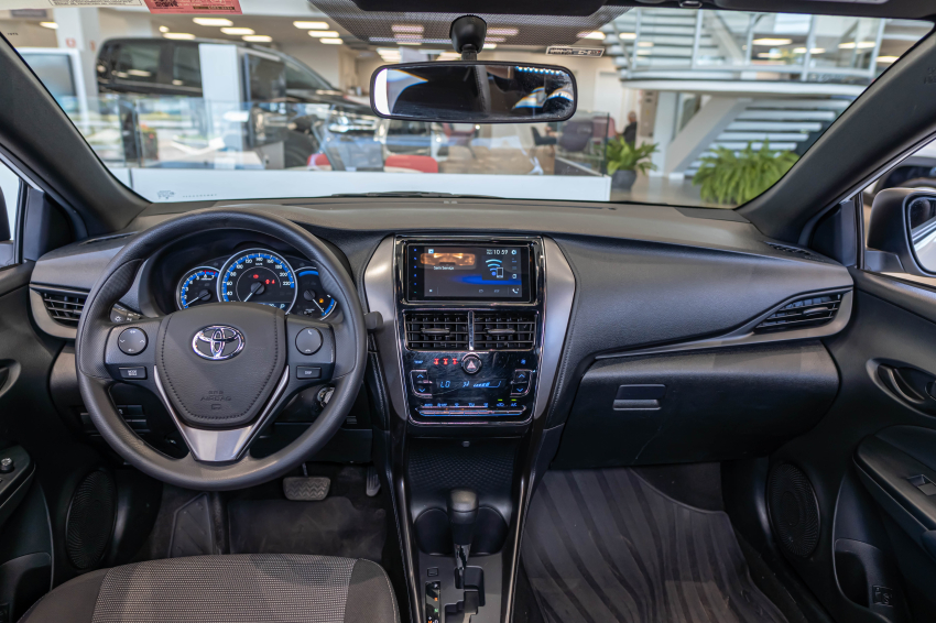 Toyota YARIS 1.5 16V FLEX XL MULTIDRIVE 13