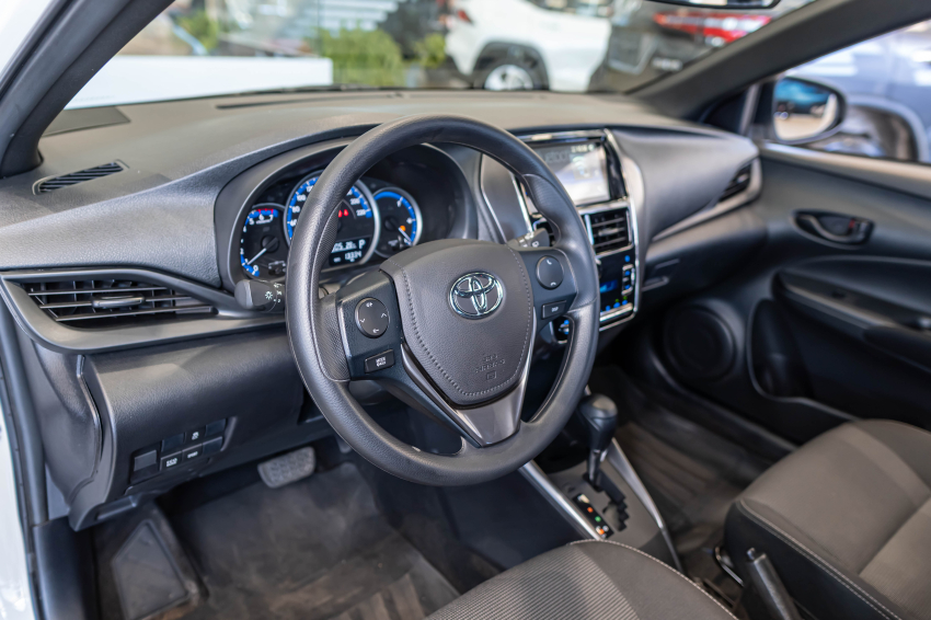 Toyota YARIS 1.5 16V FLEX XL MULTIDRIVE 14