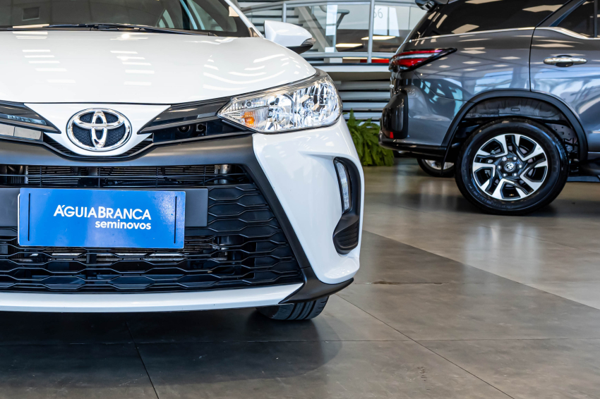 Toyota YARIS 1.5 16V FLEX XL MULTIDRIVE 4