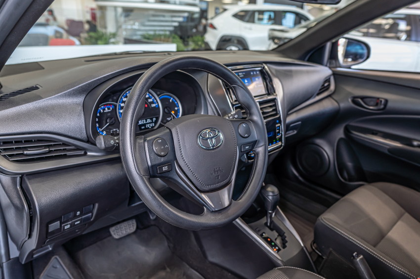 Toyota YARIS 1.5 16V FLEX XL MULTIDRIVE 14