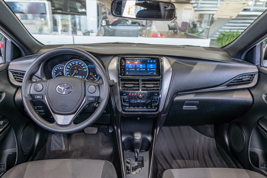 Toyota YARIS 1.5 16V FLEX XL MULTIDRIVE 13