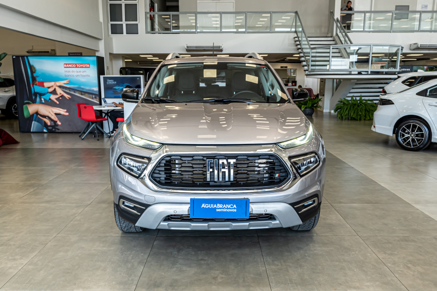 Fiat TORO 2.2 TURBO DIESEL VOLCANO 4WD AT9 3
