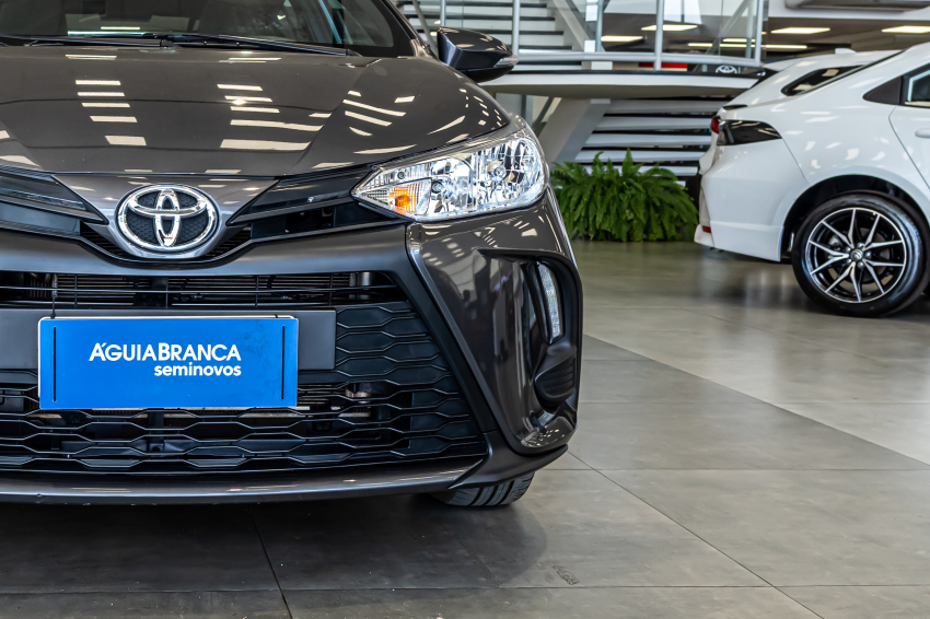 Toyota YARIS 1.5 16V FLEX XL MULTIDRIVE 4
