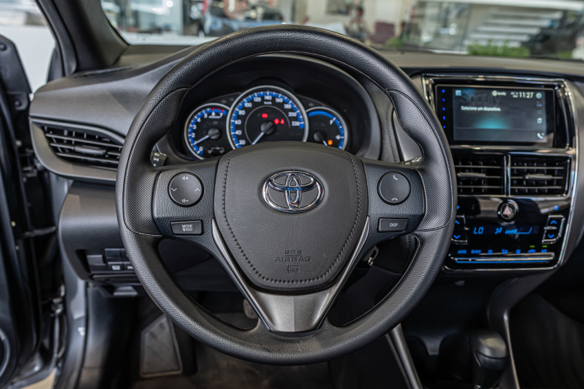 Toyota YARIS 1.5 16V FLEX XL MULTIDRIVE 15