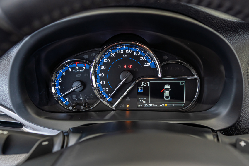 Toyota YARIS 1.5 16V FLEX SEDAN XS MULTIDRIVE 12