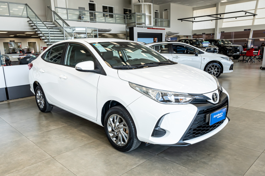 Toyota YARIS 1.5 16V FLEX SEDAN XS MULTIDRIVE 5