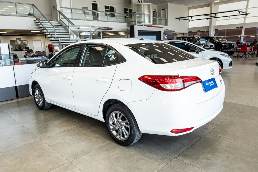 Toyota YARIS 1.5 16V FLEX SEDAN XS MULTIDRIVE 7