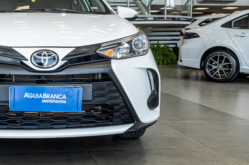 Toyota YARIS 1.5 16V FLEX SEDAN XS MULTIDRIVE 4