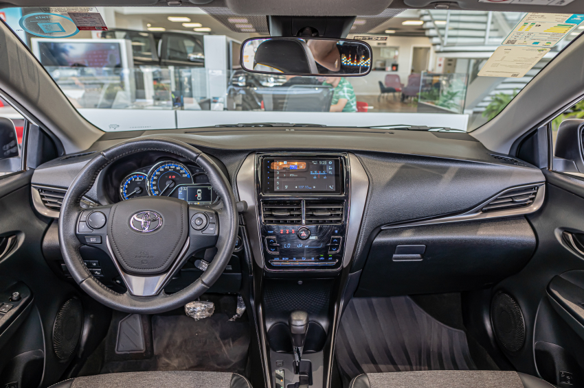 Toyota YARIS 1.5 16V FLEX SEDAN XS MULTIDRIVE 14