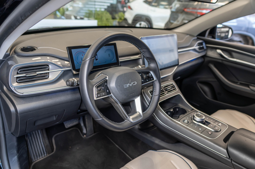 BYD KING 1.5 DM-I PHEV GS AUTOMÁTICO 14