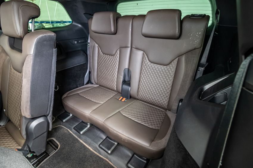 JEEP COMMANDER 2.0 HURRICANE 4 TURBO GASOLINA OVERLAND AT9 24
