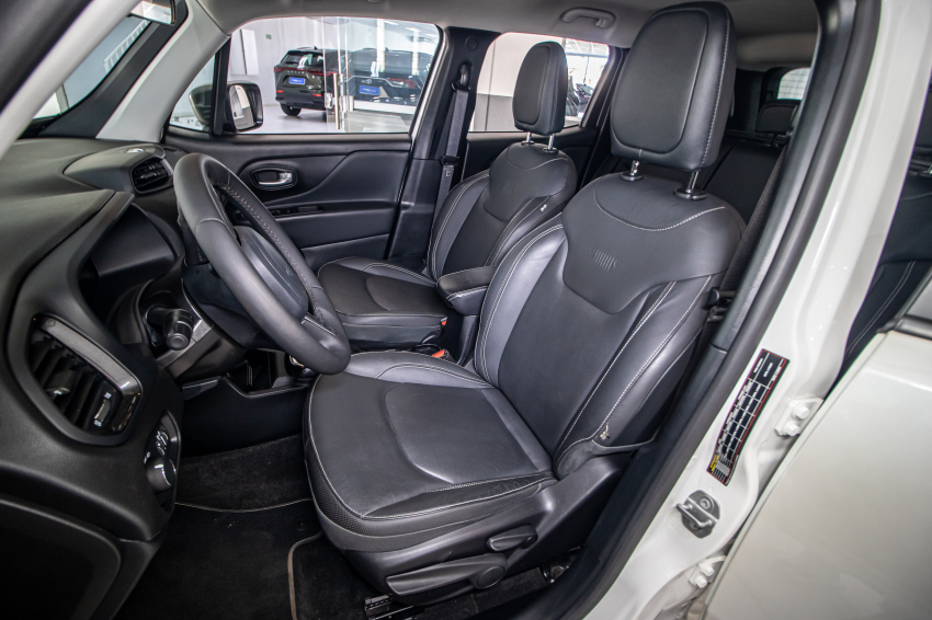 JEEP RENEGADE 1.3 T270 TURBO FLEX LONGITUDE AT6 19