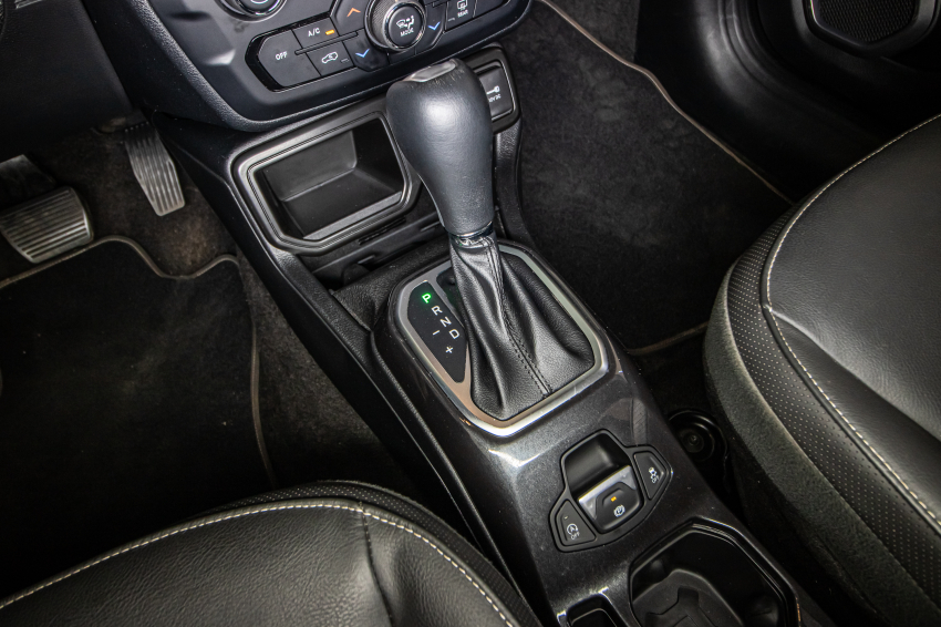 JEEP RENEGADE 1.3 T270 TURBO FLEX LONGITUDE AT6 17