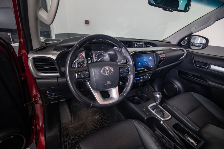 Toyota HILUX 2.8 D-4D TURBO DIESEL CD SRX PLUS 4X4 AUTOMÁTICO 13