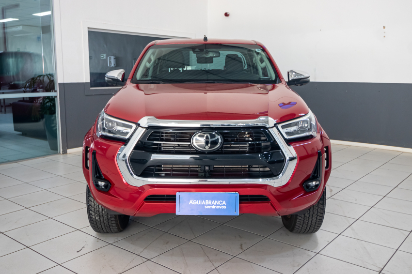 Toyota HILUX 2.8 D-4D TURBO DIESEL CD SRX PLUS 4X4 AUTOMÁTICO 3