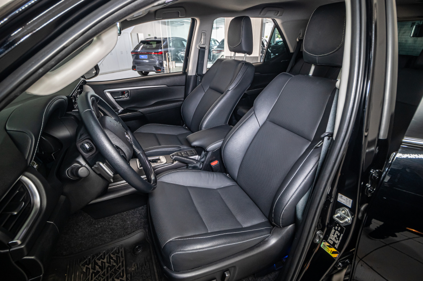 Toyota HILUX SW4 2.8 D-4D TURBO DIESEL SRX PLATINUM 4X4 AUTOMÁTICO 21