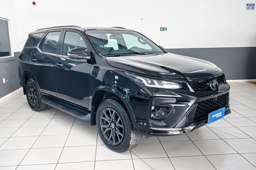 Toyota HILUX SW4 2.8 D-4D TURBO DIESEL GR-S 7L 4X4 AUTOMÁTICO 4