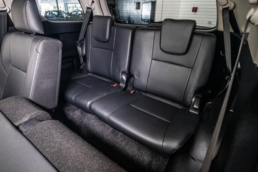 Toyota HILUX SW4 2.8 D-4D TURBO DIESEL SRX PLATINUM 7L 4X4 AUTOMÁTICO 24