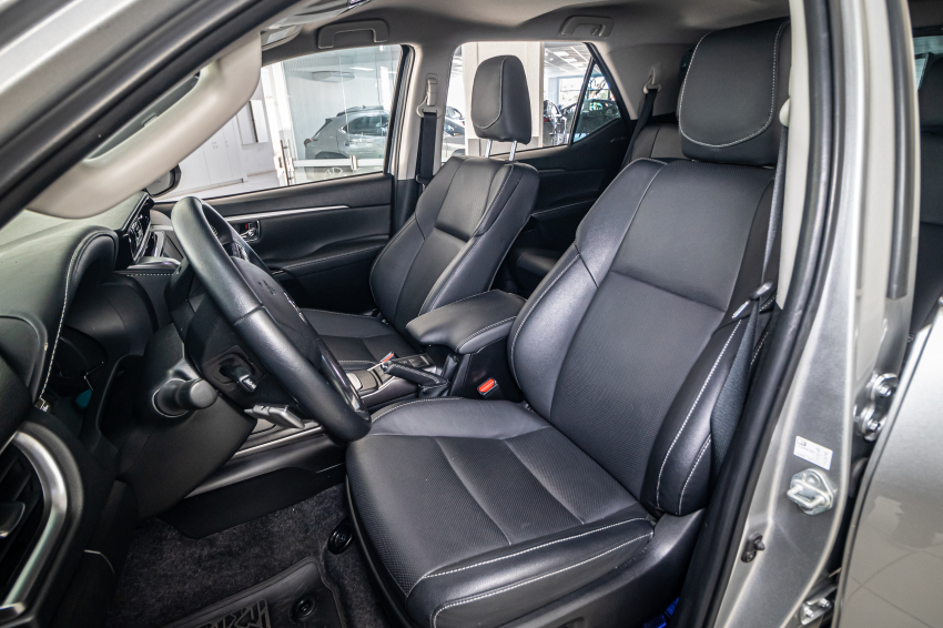 Toyota HILUX SW4 2.8 D-4D TURBO DIESEL SRX PLATINUM 7L 4X4 AUTOMÁTICO 21