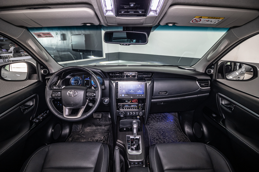 Toyota HILUX SW4 2.8 D-4D TURBO DIESEL SRX PLATINUM 7L 4X4 AUTOMÁTICO 14