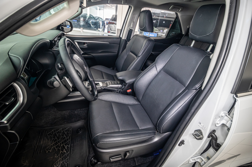 Toyota HILUX SW4 2.8 D-4D TURBO DIESEL SRX PLATINUM 7L 4X4 AUTOMÁTICO 21