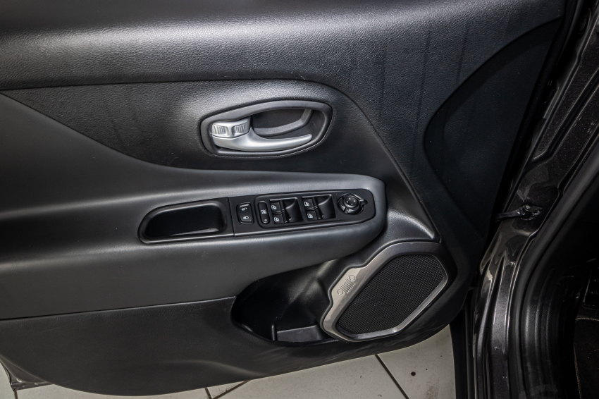 JEEP RENEGADE 1.3 T270 TURBO FLEX LONGITUDE AT6 18