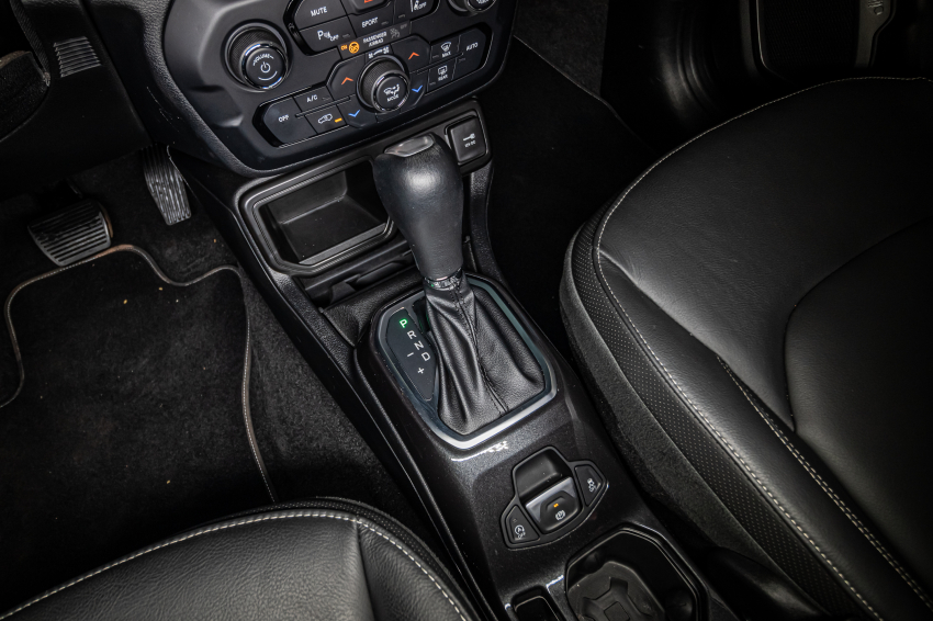JEEP RENEGADE 1.3 T270 TURBO FLEX LONGITUDE AT6 17