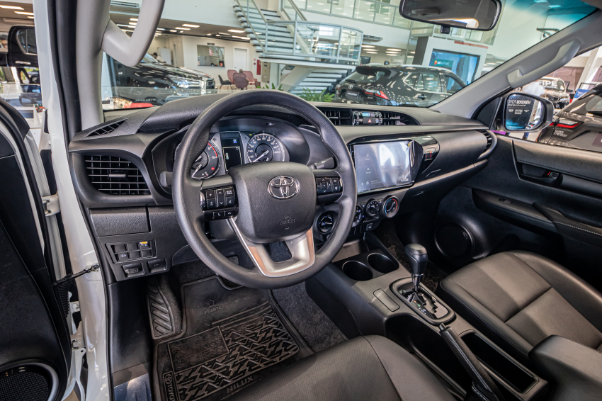 Toyota HILUX 2.8 D-4D TURBO DIESEL CD POWER PACK 4X4 AUTOMÁTICO 13