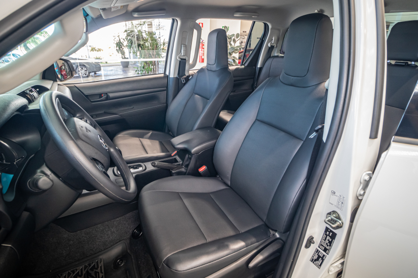 Toyota HILUX 2.8 D-4D TURBO DIESEL CD POWER PACK 4X4 AUTOMÁTICO 19