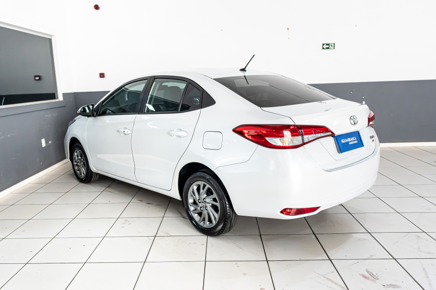 Toyota YARIS 1.5 16V FLEX SEDAN XS MULTIDRIVE 7