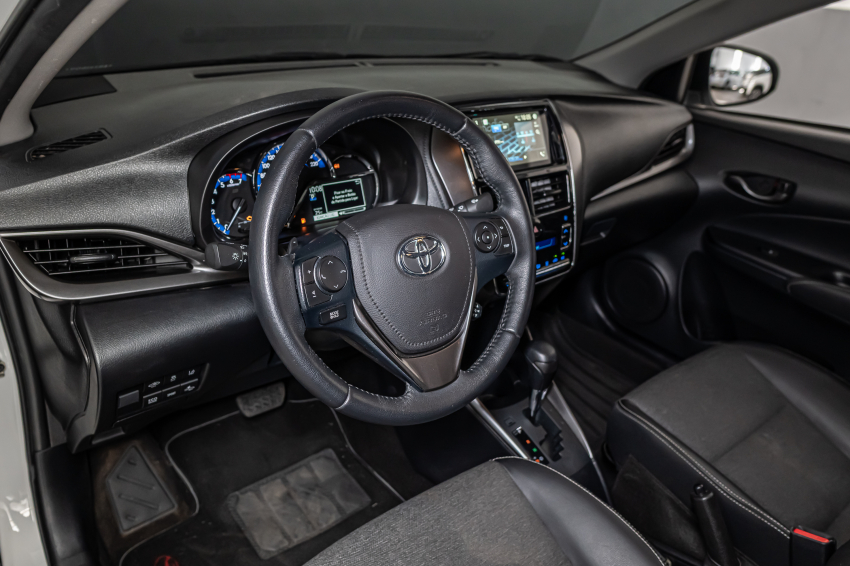 Toyota YARIS 1.5 16V FLEX SEDAN XS MULTIDRIVE 14