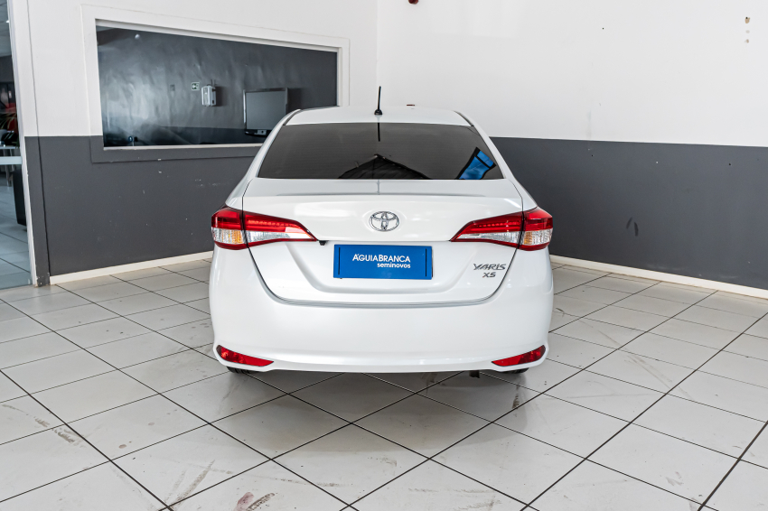 Toyota YARIS 1.5 16V FLEX SEDAN XS MULTIDRIVE 8