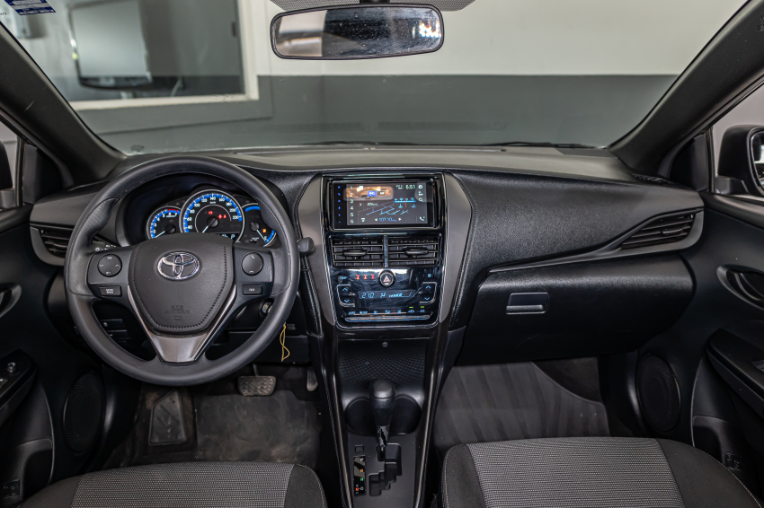 Toyota YARIS 1.5 16V FLEX XS MULTIDRIVE 13
