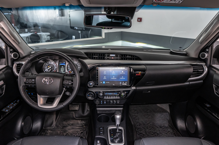 Toyota HILUX 2.8 D-4D TURBO DIESEL CD SRX 4X4 AUTOMÁTICO 13