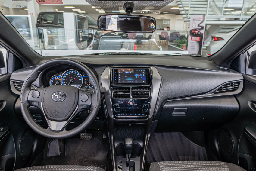 Toyota YARIS 1.5 16V FLEX XL MULTIDRIVE 14