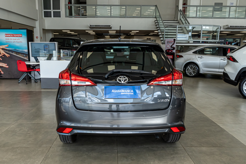Toyota YARIS 1.5 16V FLEX XL MULTIDRIVE 8