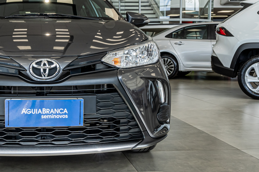 Toyota YARIS 1.5 16V FLEX XL MULTIDRIVE 4