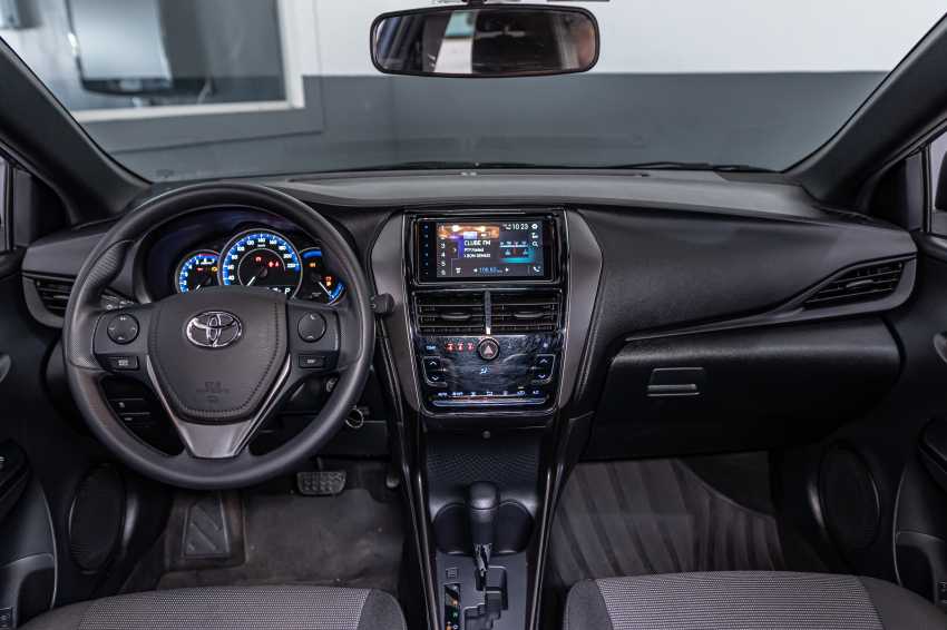 Toyota YARIS 1.5 16V FLEX XL MULTIDRIVE 13