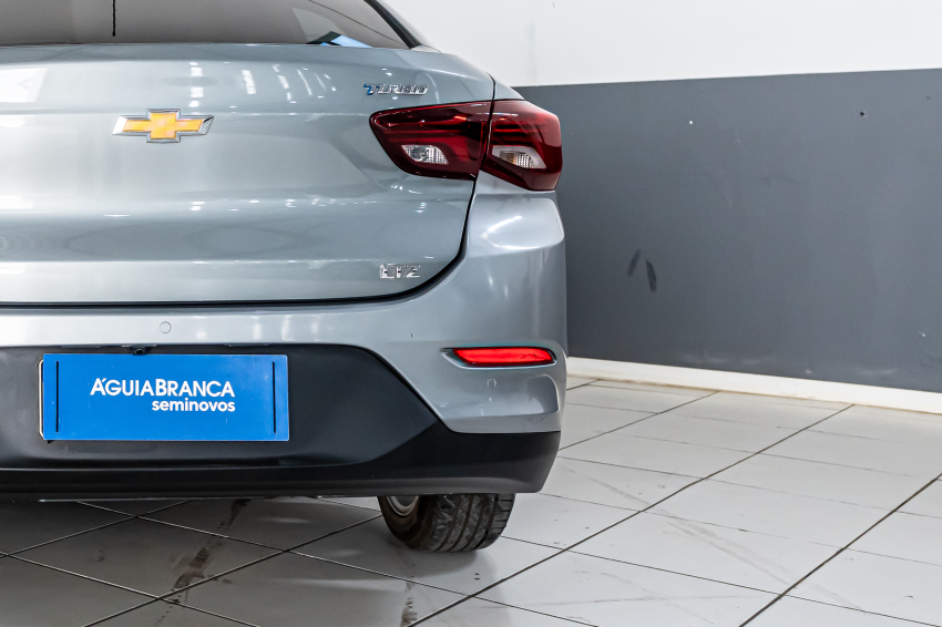 Chevrolet ONIX 1.0 TURBO FLEX PLUS LTZ AUTOMÁTICO 9