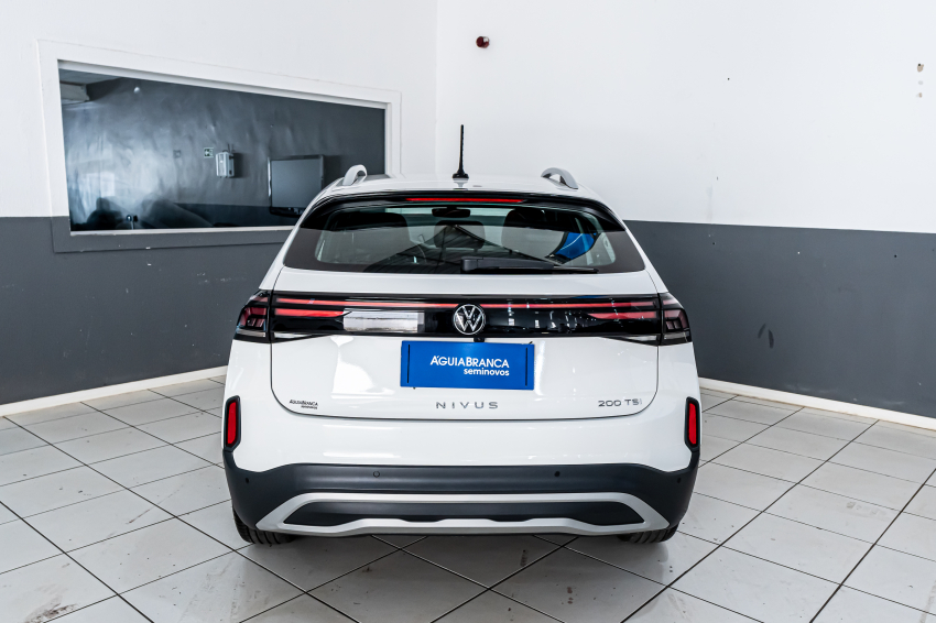 Volkswagen NIVUS 1.0 200 TSI TOTAL FLEX HIGHLINE AUTOMÁTICO 8