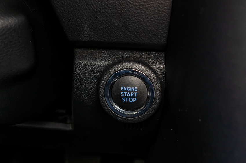 Toyota HILUX SW4 2.8 D-4D TURBO DIESEL SRX PLATINUM 7L 4X4 AUTOMÁTICO 17