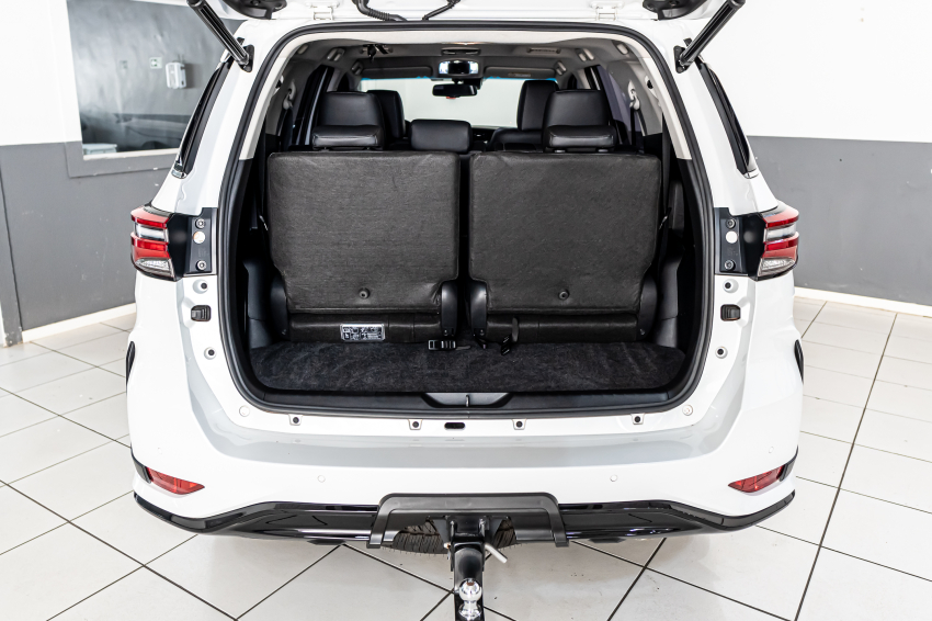 Toyota HILUX SW4 2.8 D-4D TURBO DIESEL SRX PLATINUM 7L 4X4 AUTOMÁTICO 11