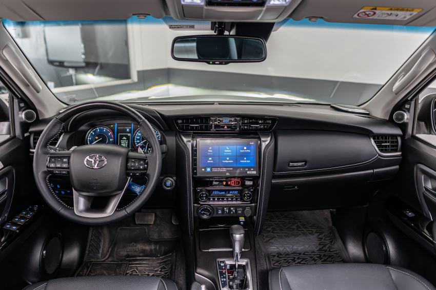 Toyota HILUX SW4 2.8 D-4D TURBO DIESEL SRX PLATINUM 7L 4X4 AUTOMÁTICO 14