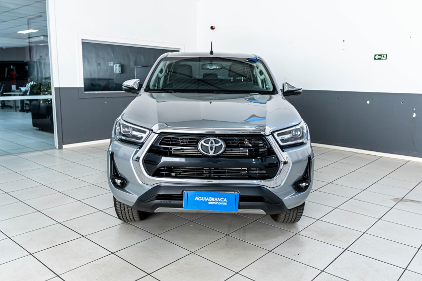 Toyota HILUX 2.8 D-4D TURBO DIESEL CD SRV 4X4 AUTOMÁTICO 3