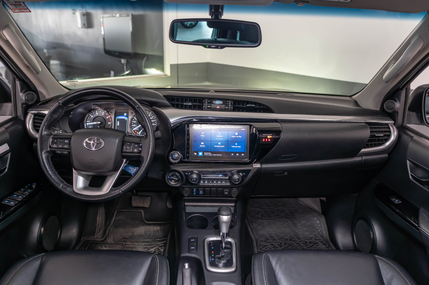 Toyota HILUX 2.8 D-4D TURBO DIESEL CD SRV 4X4 AUTOMÁTICO 13