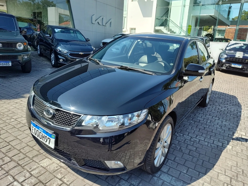 kia cerato 1.6 e.273 sedan 16v gasolina automatico kia cerato 1.6 e.273 sedan 16v gasolina automatico