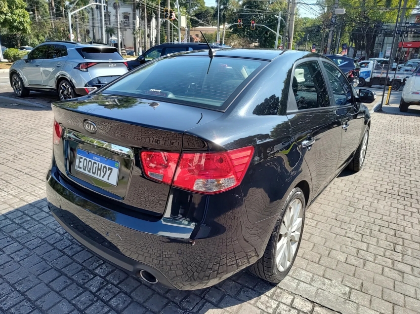 kia cerato 1.6 e.273 sedan 16v gasolina automatico
