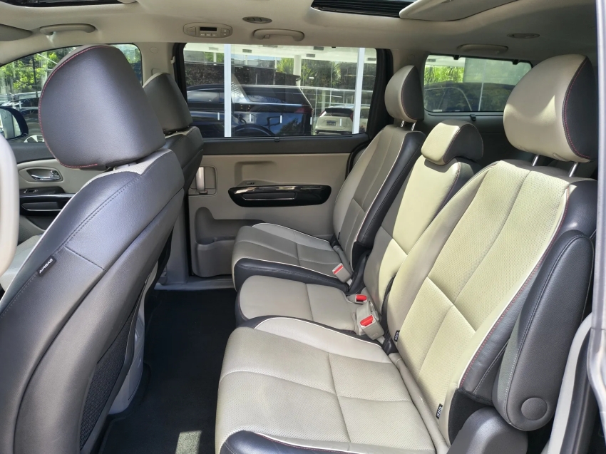 kia carnival 3.3 ex v6 24v gasolina7