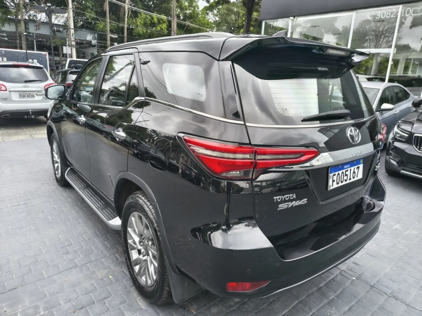 toyota hilux sw4 2.8 d-4d turbo diesel srx 4x4 automatico blindado4